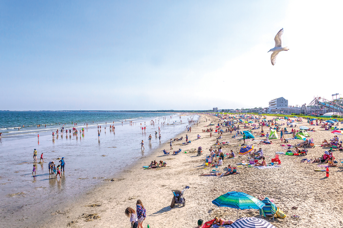 Tidal Wonders: Exploring the Tides at York Beach, Maine